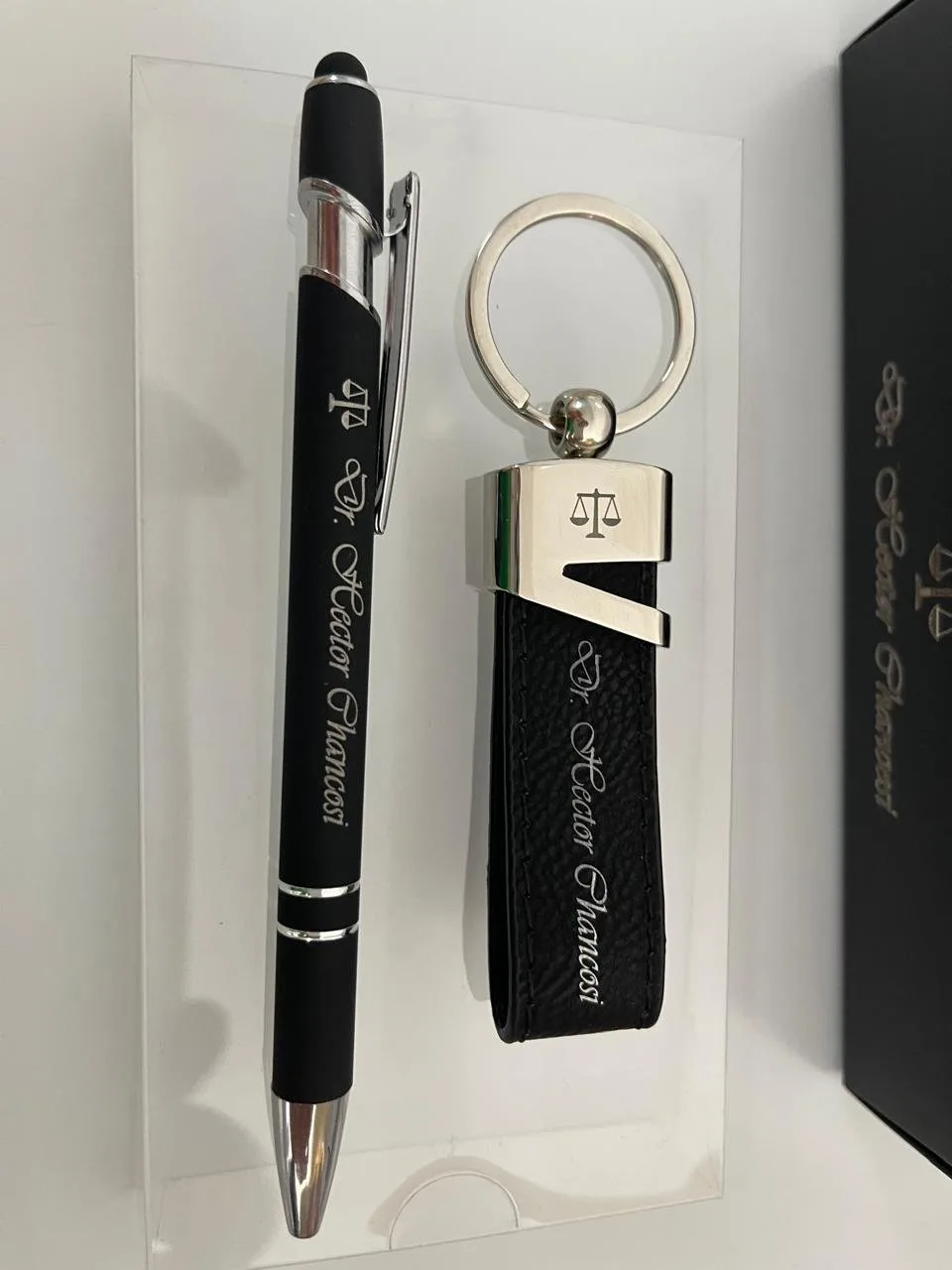Esfero y Llavero Con Caja Personalidaza
